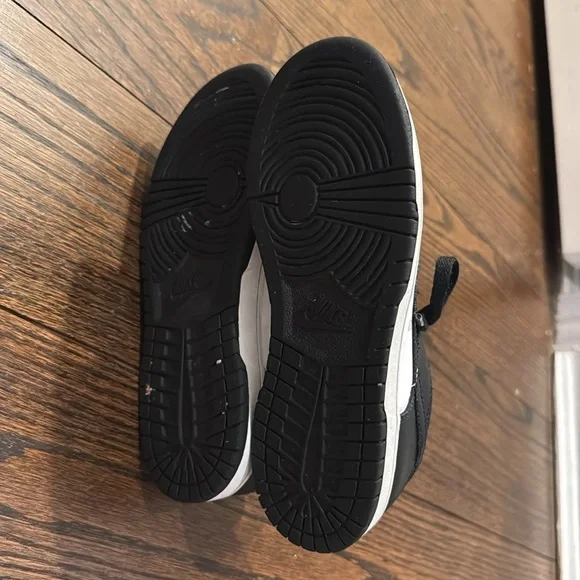 Nike dunk low panda black and white little kid - Picture 7 of 8